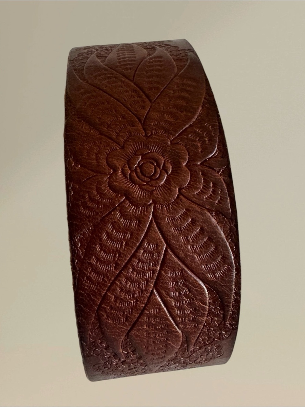 🛍️SALE🛍️ GAP Women's Floral Embossed Genuine Leather Belt with Brass-Tone Buckle - Picture 3 of 12